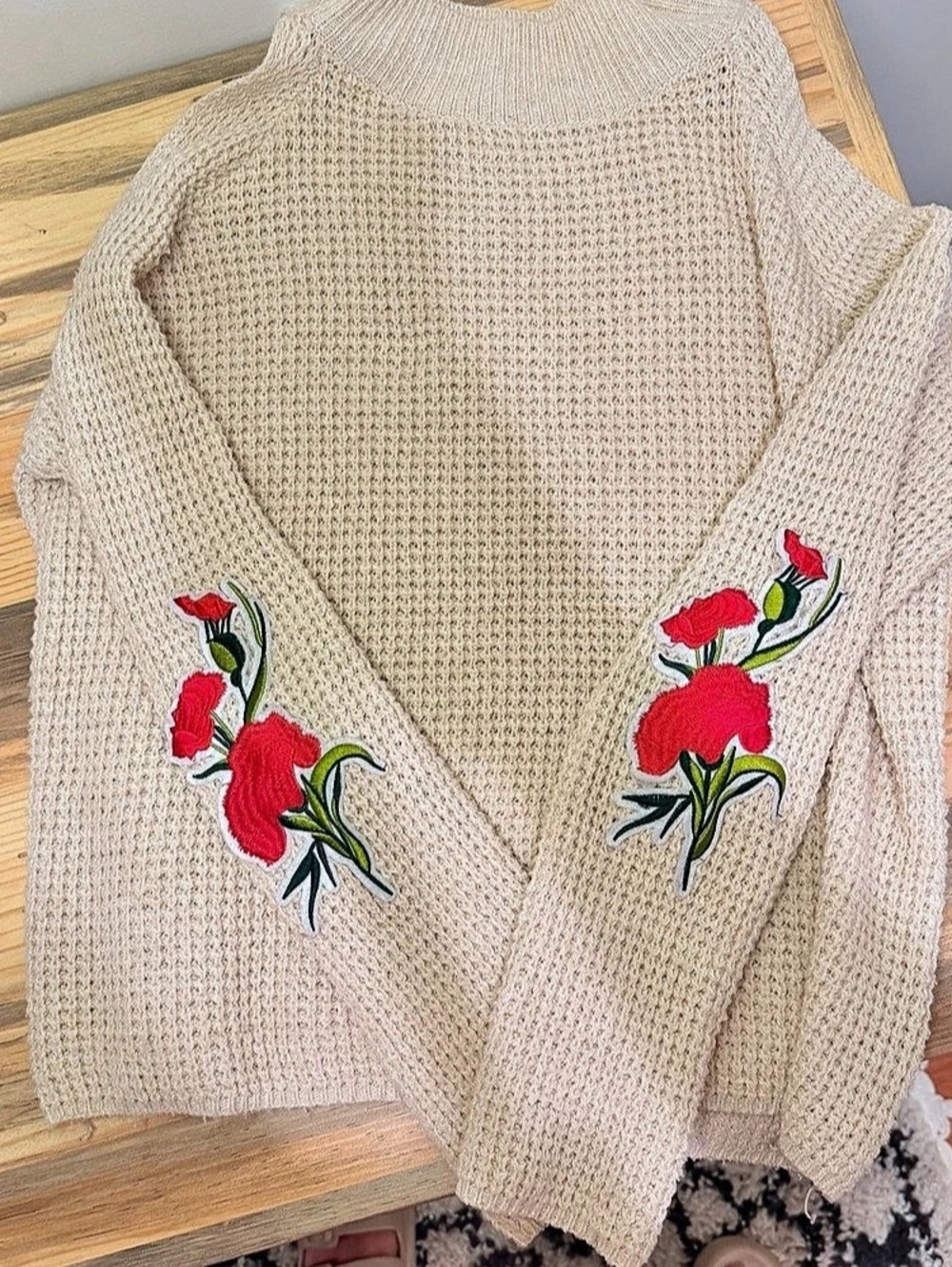 Woven Heart Floral Embroidered Sweater small Like New